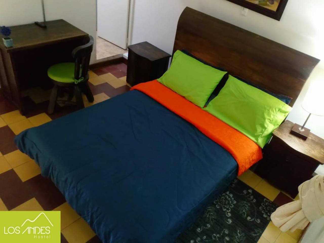 Los Andes Hostel Медельин Экстерьер фото