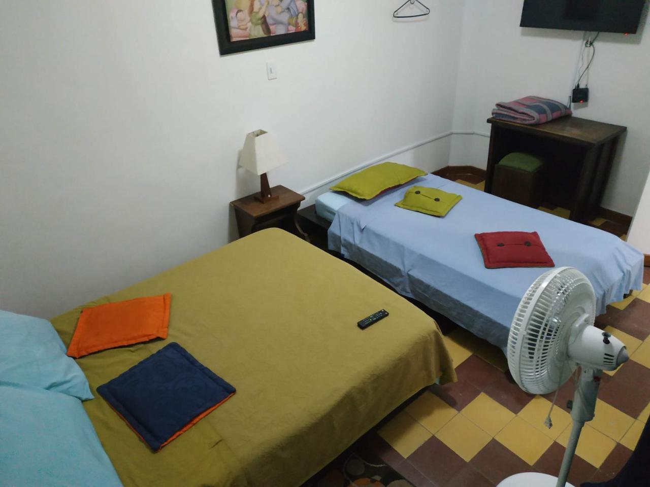 Los Andes Hostel Медельин Экстерьер фото