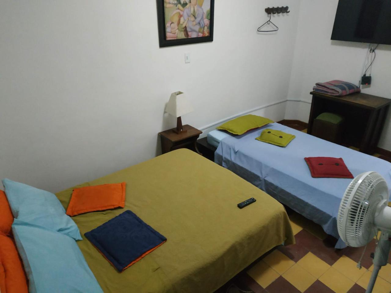 Los Andes Hostel Медельин Экстерьер фото