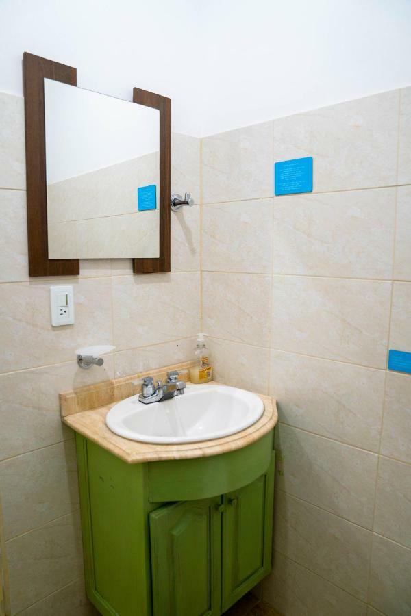 Los Andes Hostel Медельин Экстерьер фото