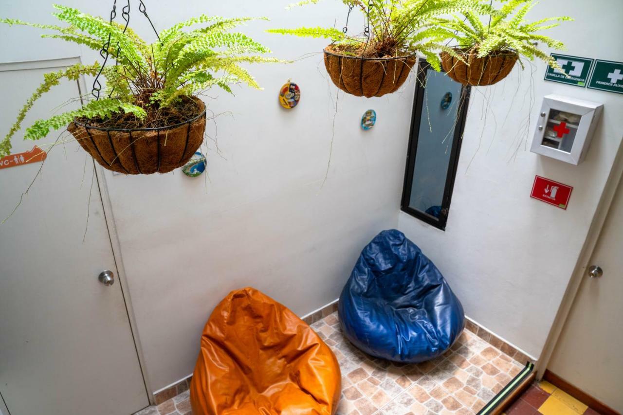 Los Andes Hostel Медельин Экстерьер фото