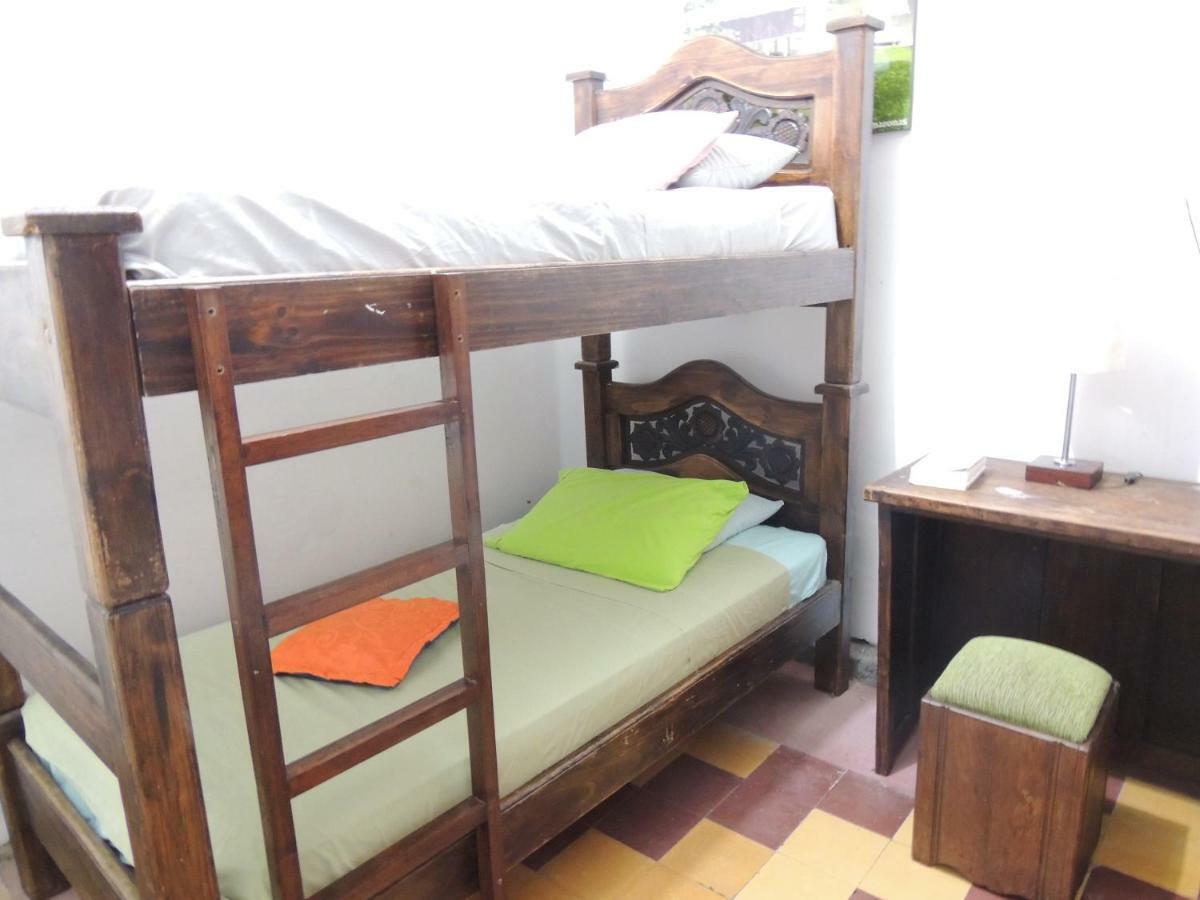 Los Andes Hostel Медельин Экстерьер фото